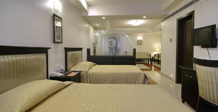 Ambience Executive Hotell Pimpri-Chinchwad Eksteriør bilde