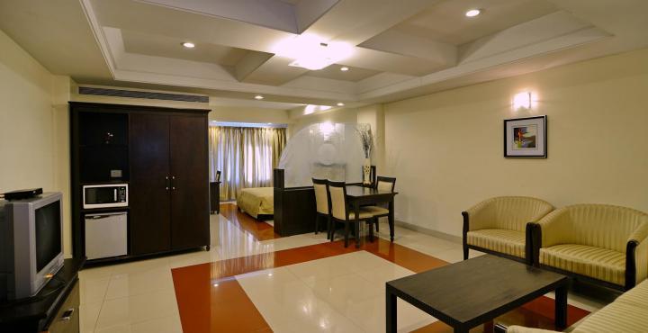 Ambience Executive Hotell Pimpri-Chinchwad Eksteriør bilde