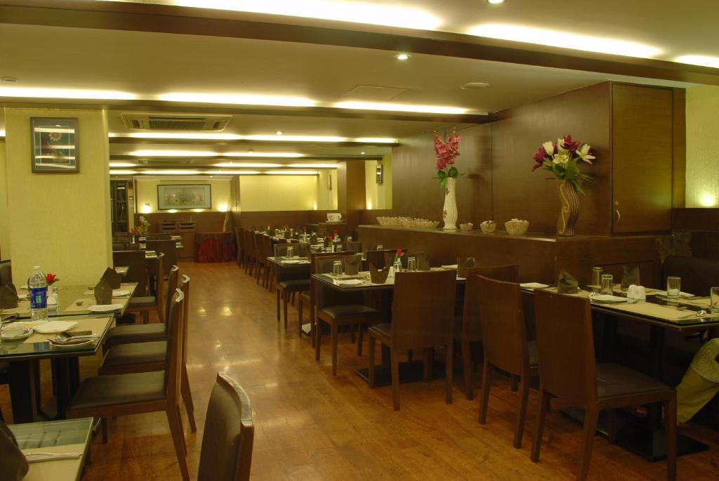 Ambience Executive Hotell Pimpri-Chinchwad Restaurant bilde