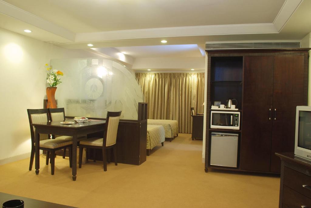 Ambience Executive Hotell Pimpri-Chinchwad Rom bilde