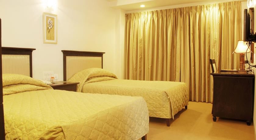 Ambience Executive Hotell Pimpri-Chinchwad Eksteriør bilde