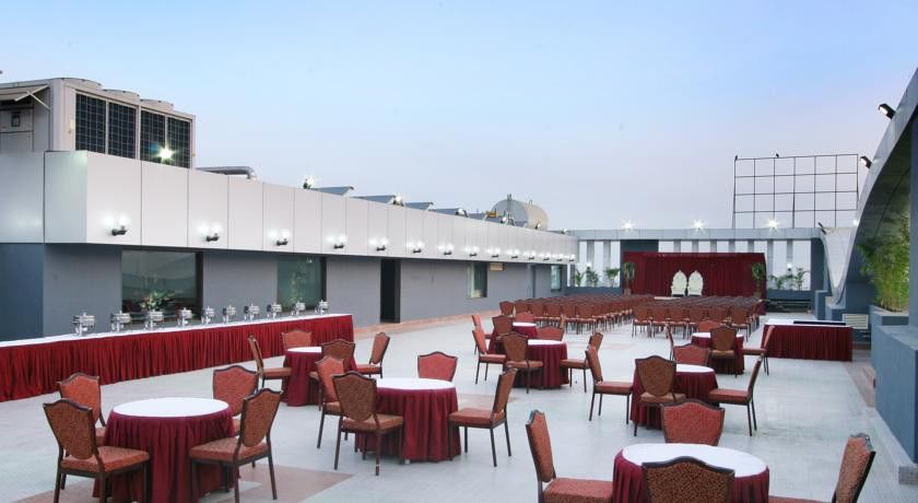 Ambience Executive Hotell Pimpri-Chinchwad Eksteriør bilde